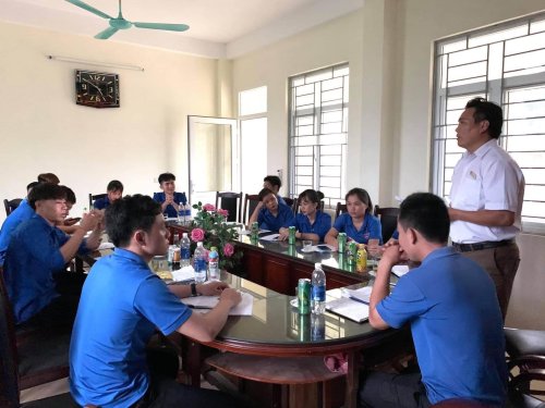 UBKT gs tại cẩm thuỷ 2.jpg