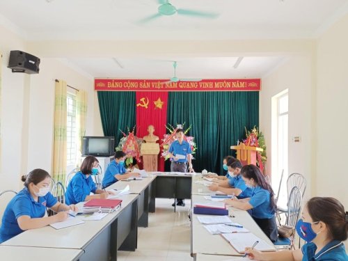 ubkt gs tại thường xu&acirc;n.jpg