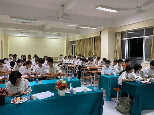 Đại học văn h&oacute;a thể thao du lịch. thảo luận.jpg