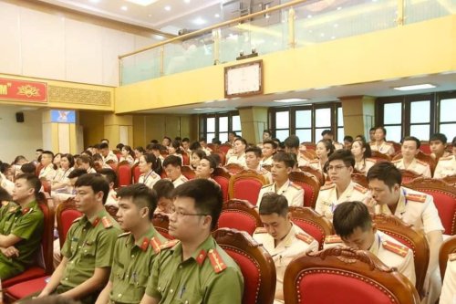 CA tỉnh tổ chức đối thoại với l&atilde;nh đạo  1.jpg