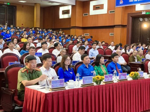 C&aacute;c đồng ch&iacute; Ban Thường vụ Tỉnh đo&agrave;n dự v&agrave; chỉ đạo Đại hội Đo&agrave;n.jpg