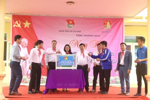 5c2c360d47f39aadc3e2.jpg
