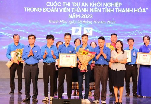 trao giải CK.jpg