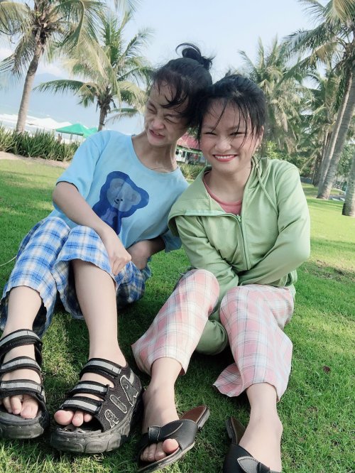 Đ&ocirc;i bạn tật.jpg