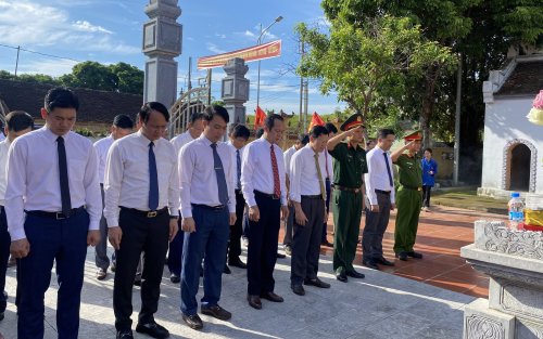 đỏ n&egrave;.jpg