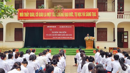 Quan H&oacute;a 1.jpg