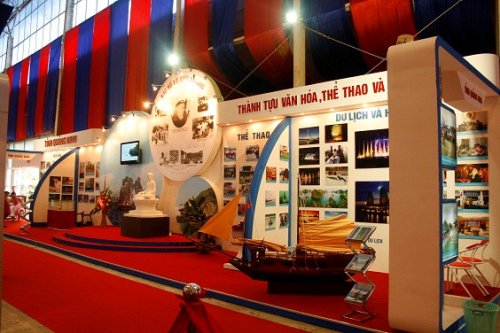 trien-lam-thanh-tuu-40-nam-17486904759441193536491.jpg