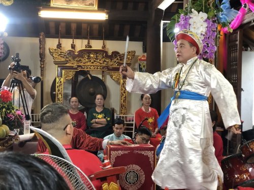 094139-ttxvn_tin-nguong-tho-mau.jpg