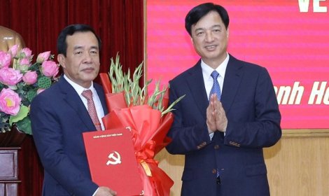 BỘ CHÍNH TRỊ ĐIỀU ĐỘNG, PHÂN CÔNG ĐỒNG CHÍ THƯỢNG TƯỚNG LÊ ĐỨC THÁI GIỮ CHỨC BÍ THƯ TỈNH ỦY THANH HÓA.