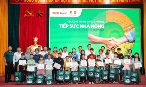 TIẾP SỨC NHÀ NÔNG – CHẮP CÁNH ƯỚC MƠ ĐẾN TRƯỜNG