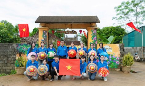 TUỔI TRẺ NGỌC LIÊN – SÁNG TẠO SẮC MÀU TÌNH YÊU TỔ QUỐC